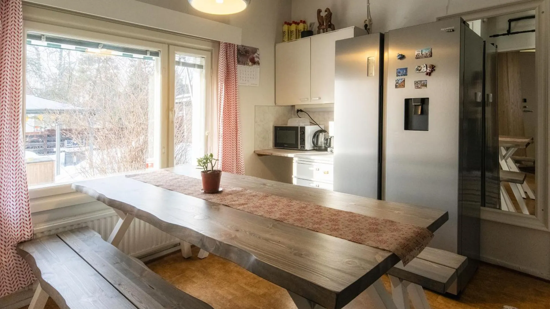 Homestay Quiet Private Room In Shared Home - Yksityinen Rauhallinen Huone Kodissa- 15Min To City Helsinki